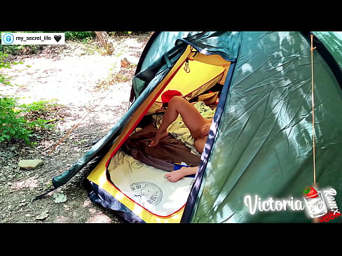 ❤️ Gefilmd op camera Gepassioneerd aftrekken Vreemdeling in een tent ☑ Anal porno at us ﹏