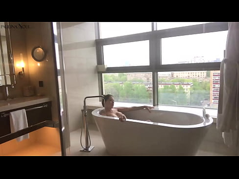 ❤️ Enorme babe die hartstochtelijk haar poesje aftrekt in de badkamer ☑ Anal porno at us ﹏
